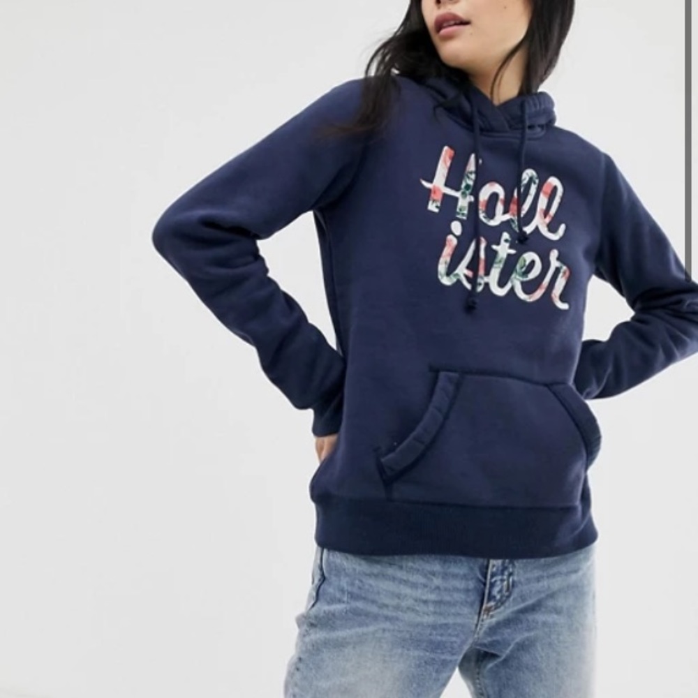 Hollister cozy sweatshirt gray size small